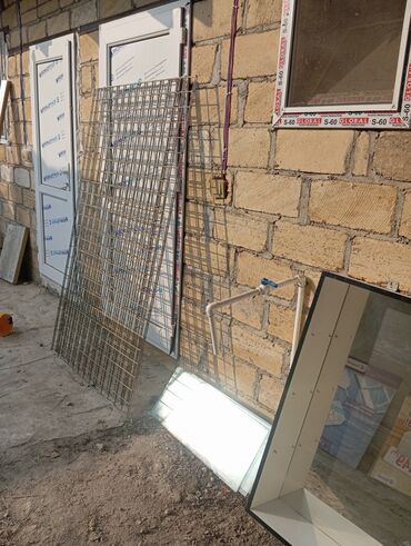 Stend vitrinləri: Mağaza vitrin avadanlıqları və reklam materialları - Şüşə vitrin — 4