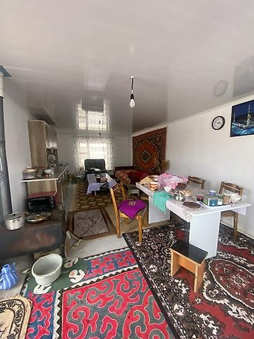 Продажа коттеджей и домов: Дом в городе Чолпон-Ата. Характеристики: - Площадь дома: 70 м² - — 6