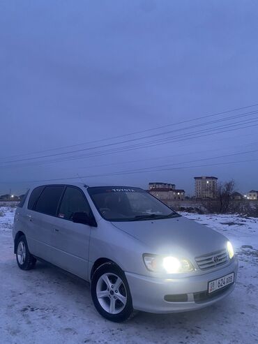 Toyota: Toyota Ipsum: 1997 г., 2 л, Автомат, Газ, Минивэн