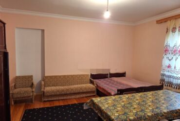 yevlax kirayə ev: 35 kv. m, 2 otaqlı