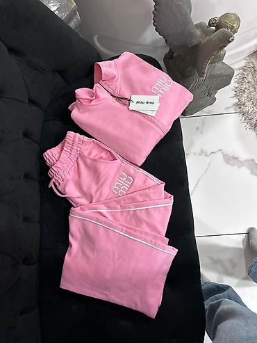 Gornji i donji deo: Zenske komplet trenerke Vrhunski kvalitet Velicine S m l xl xxl Cena — 9