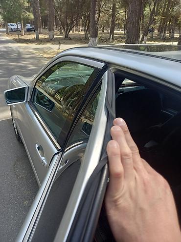 Mercedes-Benz: Mercedes-Benz E-Class: 2 l | 1997 il Sedan — 4