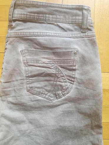 Pantalone: L (EU 40) — 9