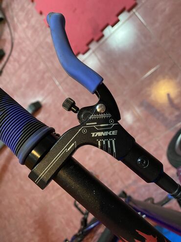 BMX velosipedlər: Salam. Ram - alminumdur Tormuz- TANKE Hidrolik əyləclər. Yağ — 10