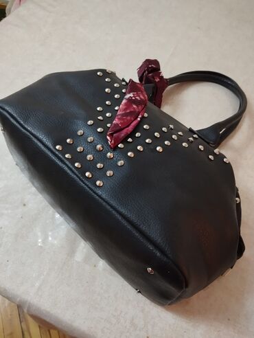 Çantalar: Sumka əsil dəridən 2, 3 dəfə işlənib təzədən secilmir — 6