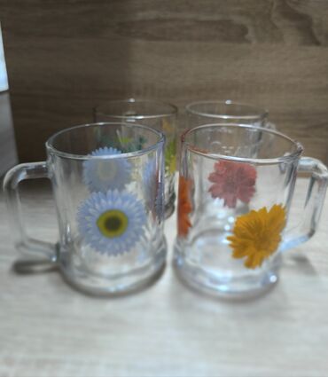 Стаканы: Набор разномастных кружек, 16 штук. За все 600 сом — 11