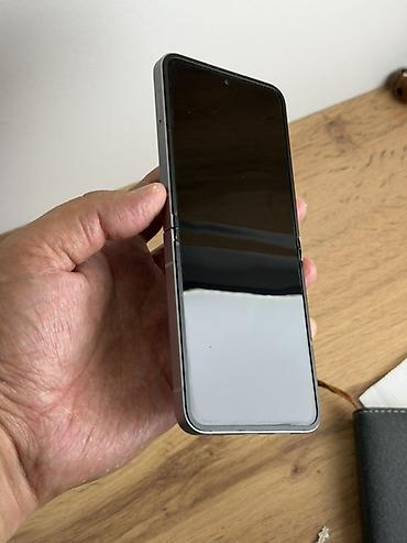 флешка 256 гб: Samsung Galaxy Z Flip 6, Б/у, 256 ГБ, цвет - Серебристый, 2 SIM — 7