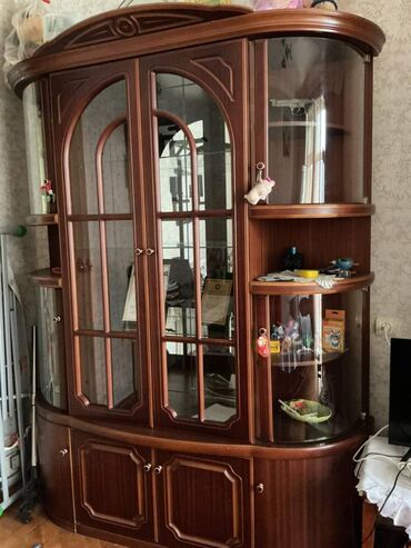 Dolablar: İşlenmiş, əla veziyyetde