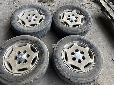 15: Комплект из 4 колес для Toyota. - Размер шин: 215/65 R15 - Диски — 1