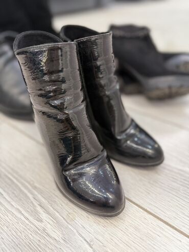 деми ботильоны: Женские ботильоны - Цвет: черный, глянцевая лаковая фактура -