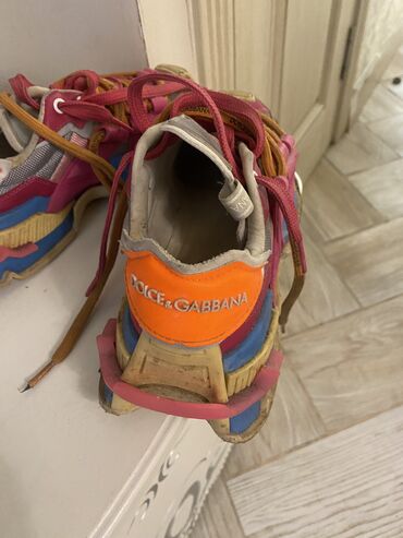 Кроссовки и спортивная обувь: Новая колоборация D/G 
Брали в Турции за 8500 сом ! Продам за 4000 сом