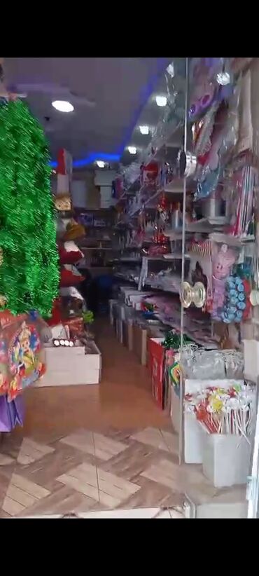 Digər kommersiya daşınmaz əmlakı: Xırdalanda AAAF parkda,obyekt satılırtam mərkəzdə,28 kvadrat metr — 5