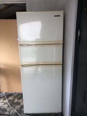 холодильник для молока: Холодильник Б/у, Трехкамерный, No frost, 65 * 175 * 60