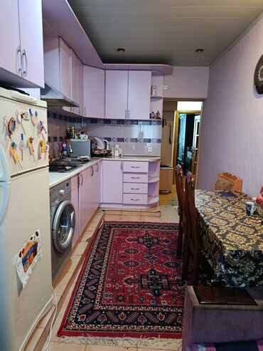 Köhnə tikili: Suraxanı rayonu Nəqqaş restoranı, Ballı marketle uzbeuz 5mertebeli daş — 3