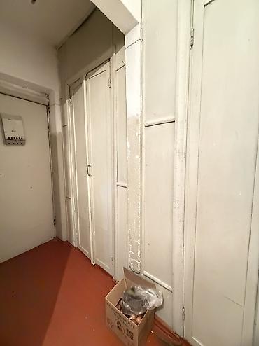 токмак: 3 комнаты, 81 м², 1 этаж, Старый ремонт — 9
