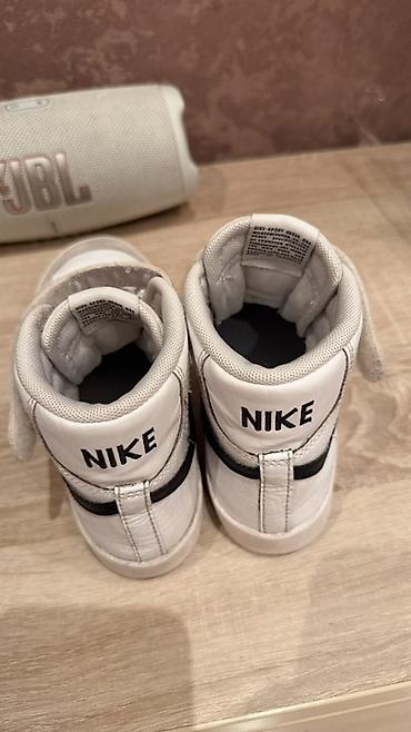 setkali ayaqqabi: Nike yüksək boğazlı idman ayaqqabısı
Razmer 32 qiz ushaglari ucun — 2
