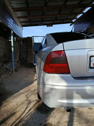 Opel: Opel Vectra: 2000 г., 1.8 л, Механика, Бензин, Седан — 5