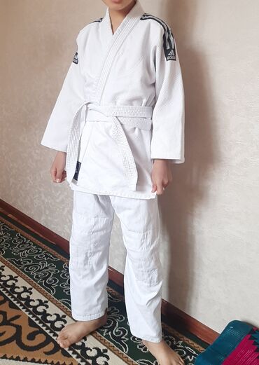 Спортивная форма: Кимоно для дзюздо в отличном состоянии мало одевали.на10-12лет прошу
