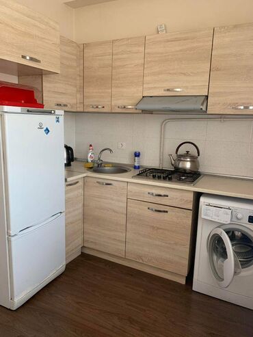 Uzunmüddətli kirayə mənzillər: Yasamalda midada 12 mertebeli binanın 10-cü mərtəbəsində yerləşən — 18