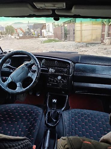 Унаа: Volkswagen Vento: 1995 г., 1.8 л, Кол менен иштөөчү, Бензин, Седан — 5