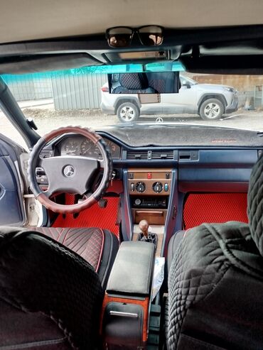 старый мотоцикл: Mercedes-Benz W124: 1989 г., 2.3 л, Механика, Бензин, Седан