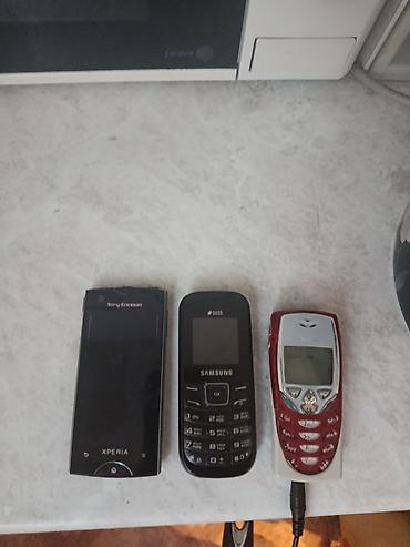 nokia 7373: Набор из трёх мобильных телефонов: 1) Sony Ericsson Xperia (сенсорный — 2