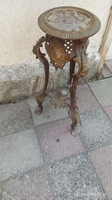 bust: Antik dekorativ metal pedastal/çiçək stolu - Material: tökmə metal — 2
