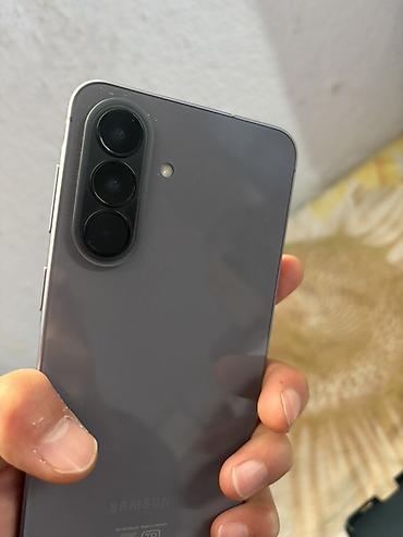 продаю тв: Samsung Galaxy A57, Новый, 128 ГБ, цвет - Серый — 1