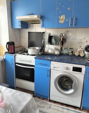 куплю квартиру в чолпон ате: 3 комнаты, 56 м², 104 серия, 4 этаж