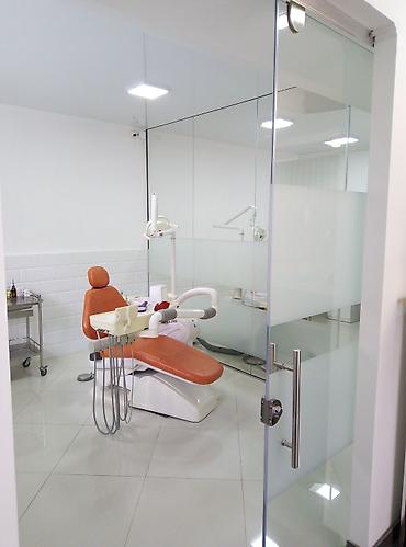 Перегородки на заказ: На заказ Цельностеклянная перегородка, Для офиса, Бронированное стекло, Монтаж, Демонтаж, Бесплатный замер — 11