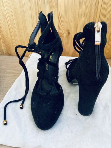 обувь 24 размер: Туфли 38, цвет - Черный