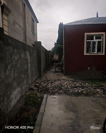 ev al: Satılır: həyət evi. 6 sootda 2 ev. biri 2 mertebe. altında 3 tükan — 6