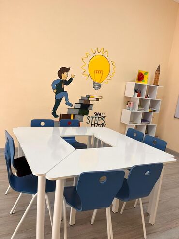 Uşaq masaları: İşlənmiş, Oğlan və qız üçün, Bağça masası, Kvadrat masa, Stullar ilə, Siyirməsiz, Polkasız