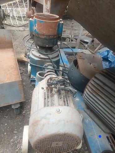 Сельско-хозяйственное оборудование: Yem presdiyen imişli yemi buraxan 7.5 kv mator saata 250 300 kq mesul — 2
