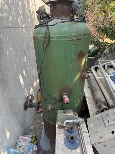 Другое оборудование для производства: Бумагаделательная машина Также имеется резка бумаги И аппарат для — 10