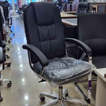 Ofis və oyun kresloları: Yeni, Təkərli, Qolları tənzimlənir, Dəri -da lalafo.az — 22 Ofis və oyun kresloları: Yeni, Təkərli, Qolları tənzimlənir, Dəri — 22