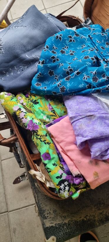Другая женская одежда: Продаю отрезы советские. Есть шёлк, крепдышин, сатин, фланель