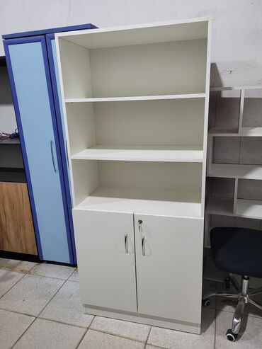 Ofis oturacaqları: Dolab ofis,klinika,tedris merkezleri ucun . yenidir . hundurluk 180 sm