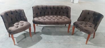 Stilske garniture: Chester premium set ponovo u ponudi!
320€!! na lalafo.rs — 3 Stilske garniture: Chester premium set ponovo u ponudi!
320€!! — 3