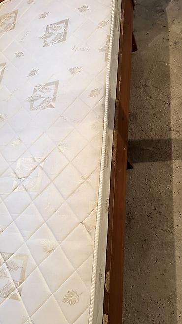 Односпальные кровати: Односпальная кровать, Б/у, С матрасом, длина - 195 см — 1