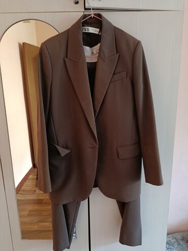 кыргызская национальная одежда: Брючный костюм от Zara цвет какао в хорошем состоянии цвет немного