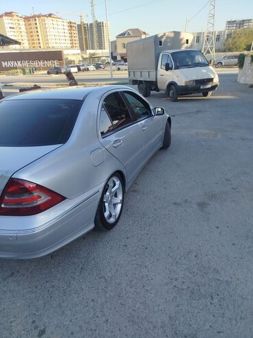 Mercedes-Benz: Mercedes-Benz C-Class: 3.2 l | 2000 il Sedan — 4