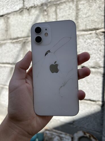 купить бэушный айфон 11: IPhone 12, Колдонулган, 64 ГБ, Ак, Каптама, Кабель, 77 %