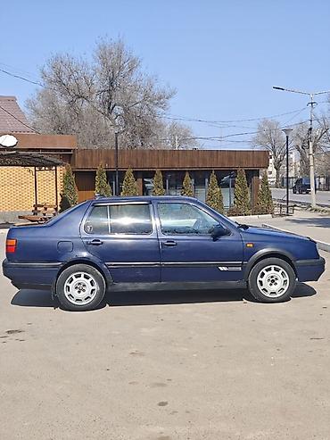 Volkswagen: Volkswagen Vento: 1993 г., 2 л, Ручные, Бензин, Седан — 6