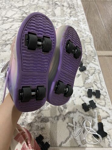heelys роликовые кроссовки: Роликовые кроссовки нежного розово-лавандового цвета с фиксацией на