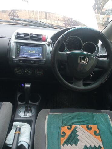 Honda: Honda Fit: 2003 г., 1.3 л, Вариатор, Бензин, Хэтчбэк — 4