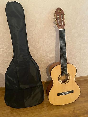 qarmon cantasi: Gitara alinib istifade edilmeyib tezedi ciziqda yoxdu her biri 170 azn — 1