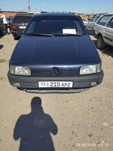 Volkswagen: Volkswagen Passat: 1993 г., 1.8 л, Механика, Бензин, Седан