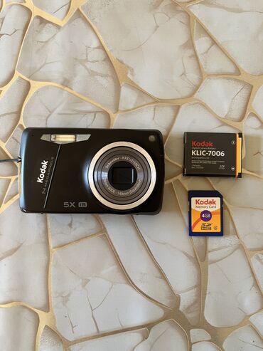 Fotokameralar: Kodak Easyshare M575 14.1 MP Uzerinde Verilir Batareya 4Gb yaddas