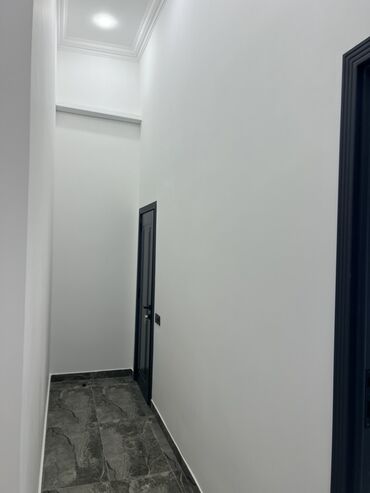 Restoran, kafelər: İcarəyə obyekt – şəhər mərkəzində, tarixi binaların sırasındakı küçədə — 12